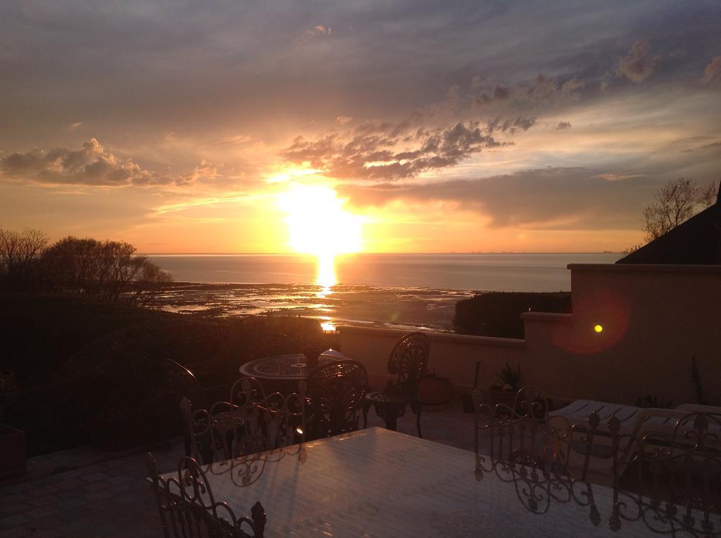 Appartement terrasse face mer Villerville Exterior foto